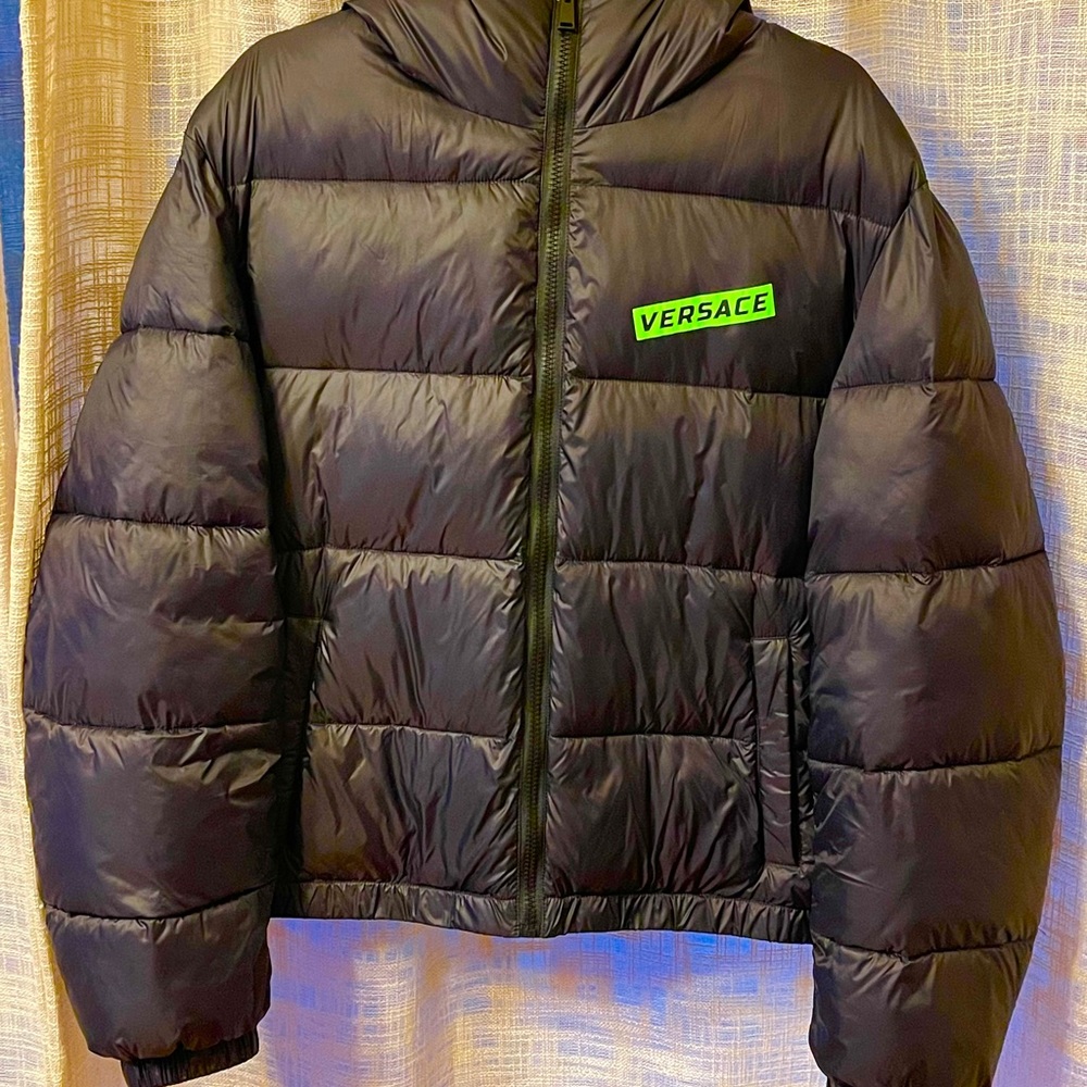 Versace Blouson Piumino Hooded Puffer Jacket.